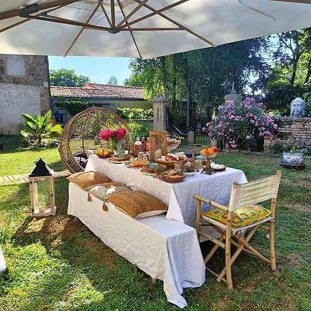 Chez Celia Bed & Breakfast *